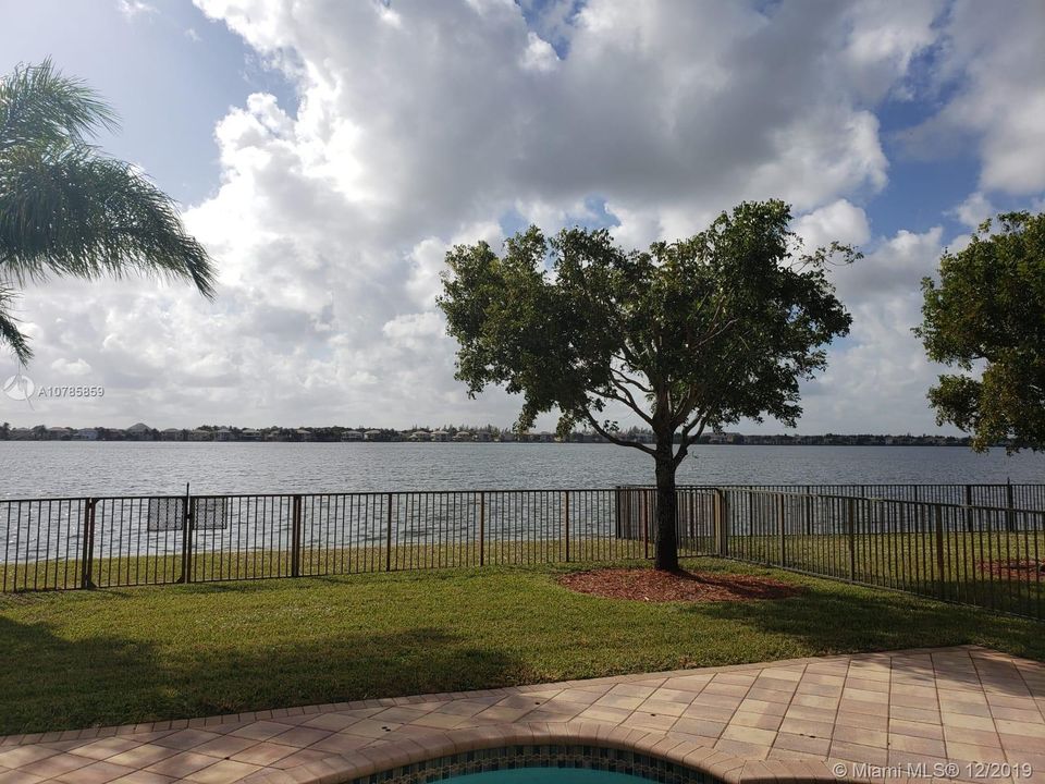 Recently Rented: $3,600 (5 beds, 3 baths, 3595 Square Feet)