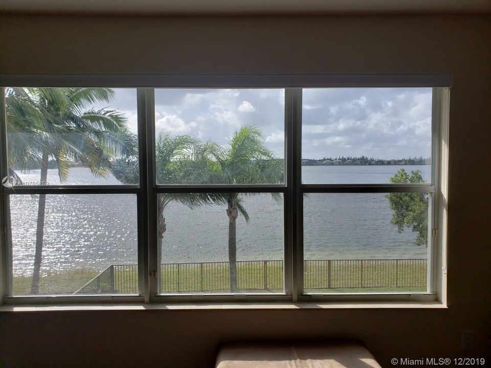 Recently Rented: $3,600 (5 beds, 3 baths, 3595 Square Feet)