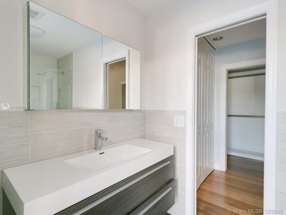 Recently Rented: $4,200 (5 beds, 3 baths, 3361 Square Feet)