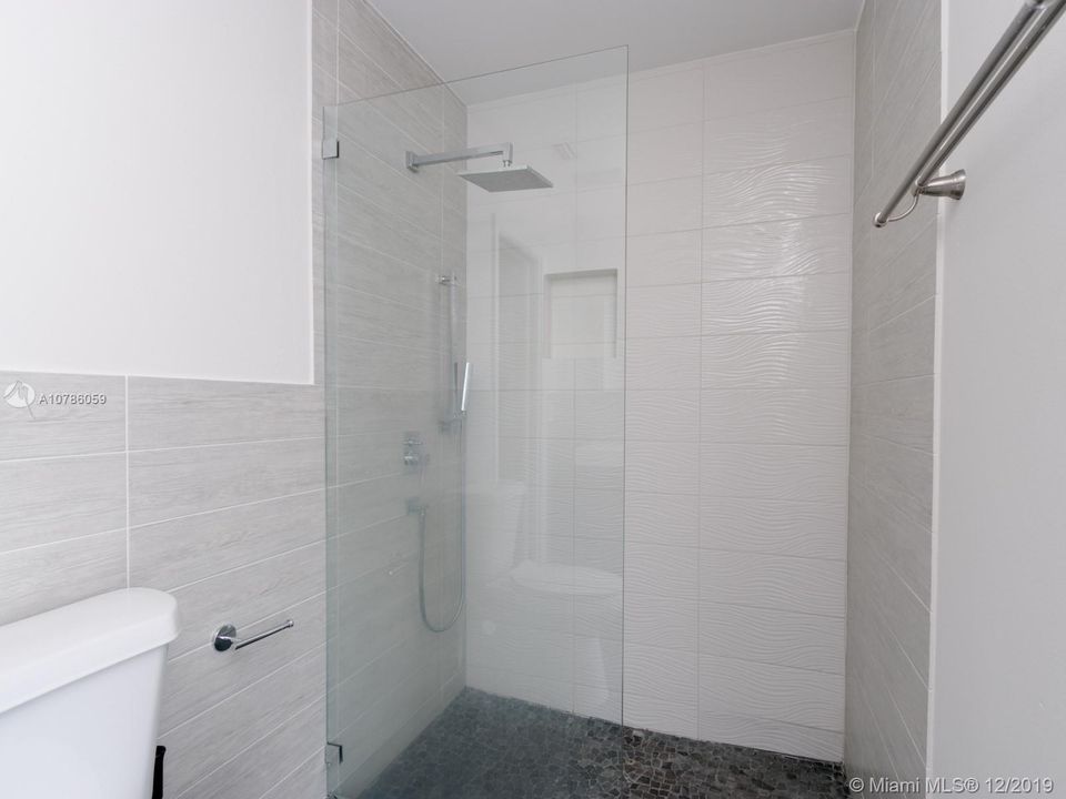 Recently Rented: $4,200 (5 beds, 3 baths, 3361 Square Feet)