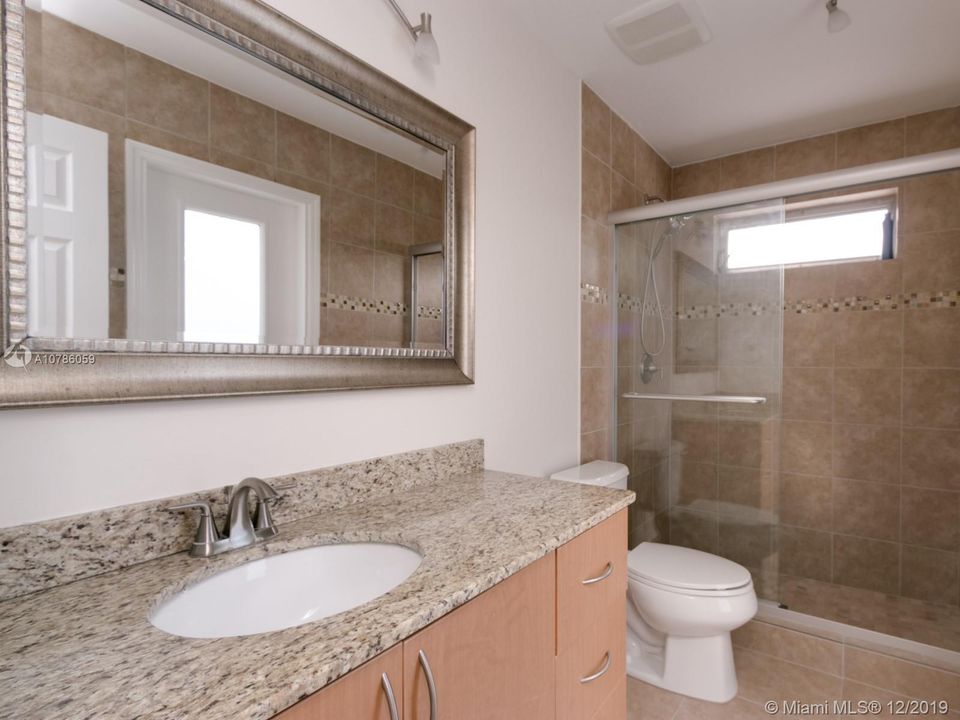 Recently Rented: $4,200 (5 beds, 3 baths, 3361 Square Feet)