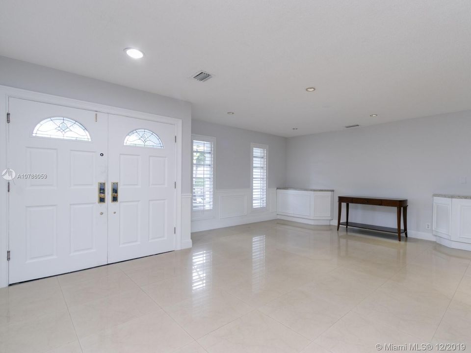 Recently Rented: $4,200 (5 beds, 3 baths, 3361 Square Feet)