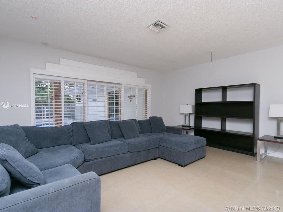Recently Rented: $4,200 (5 beds, 3 baths, 3361 Square Feet)