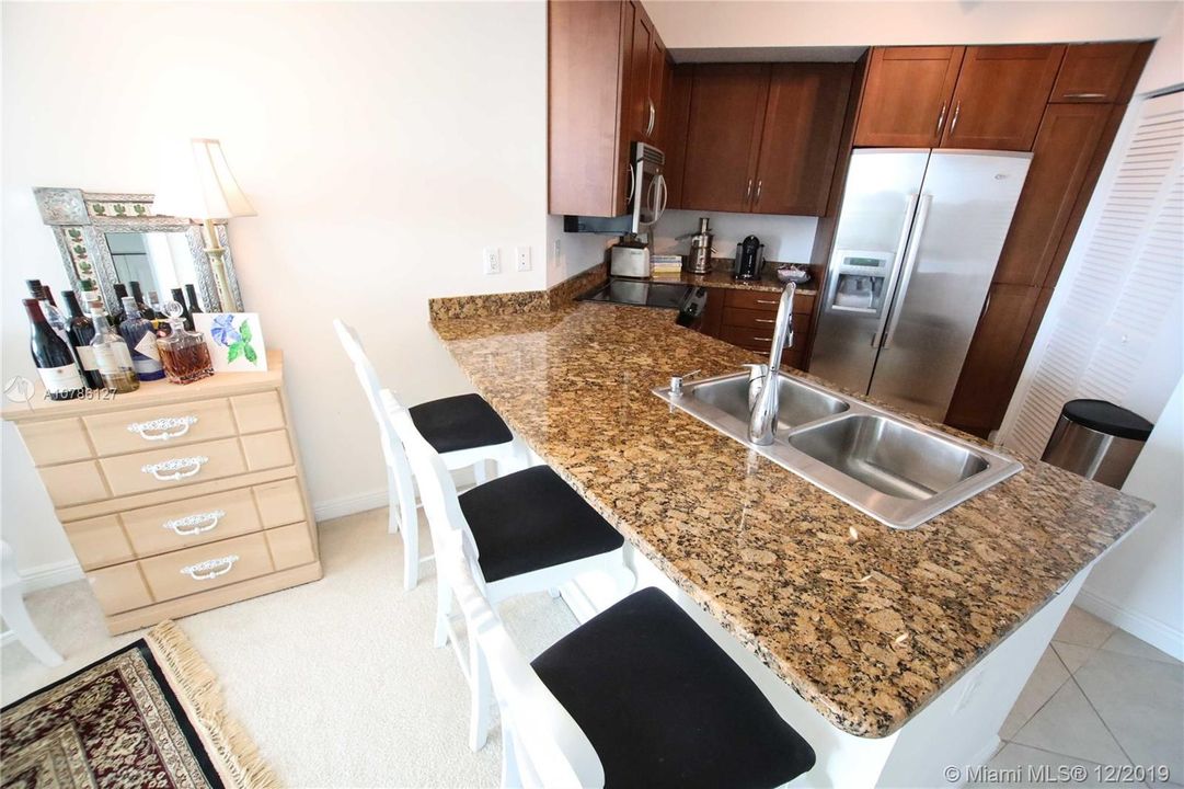 Vendido Recientemente: $305,000 (2 camas, 2 baños, 1194 Pies cuadrados)
