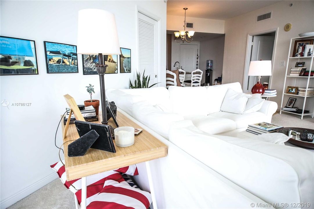 Vendido Recientemente: $305,000 (2 camas, 2 baños, 1194 Pies cuadrados)