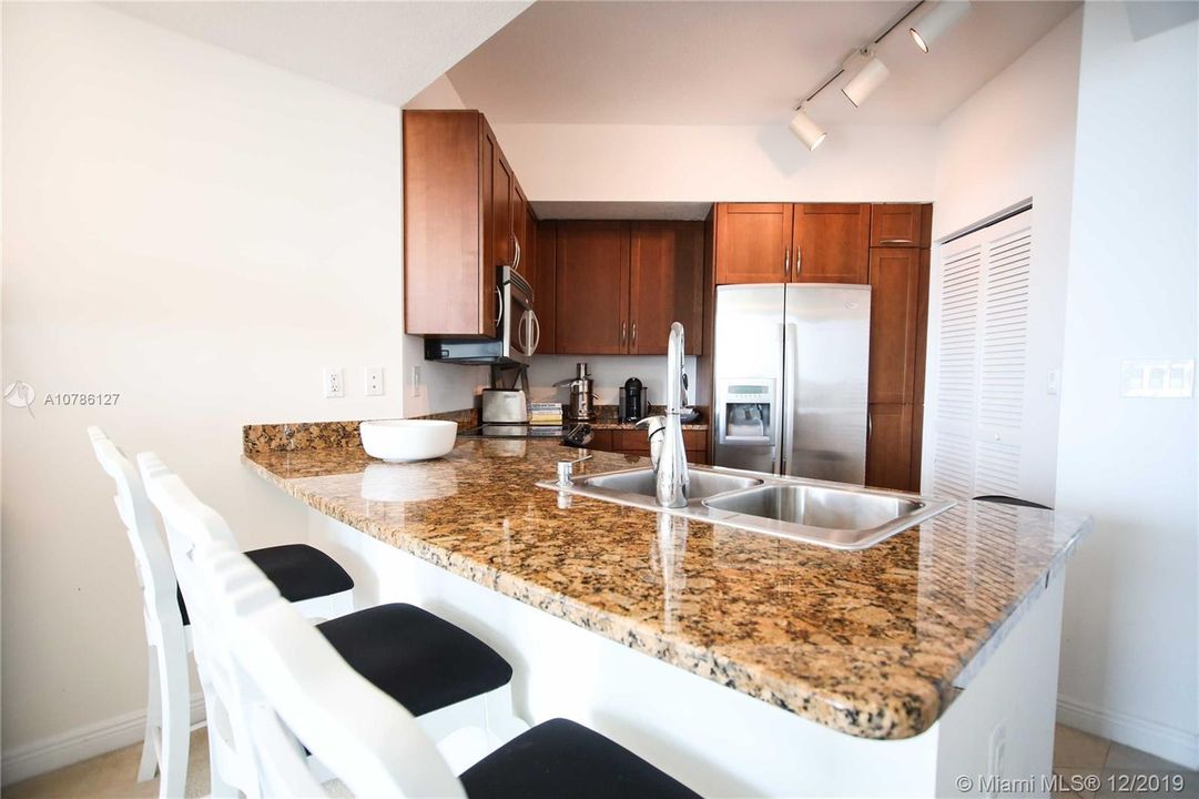 Vendido Recientemente: $305,000 (2 camas, 2 baños, 1194 Pies cuadrados)