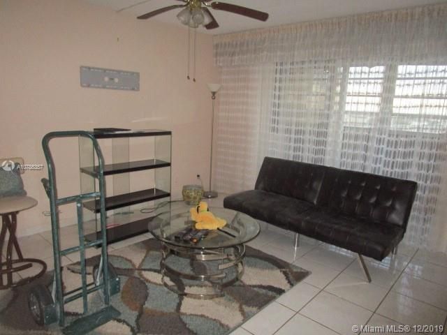 Recently Sold: $77,499 (1 beds, 1 baths, 921 Square Feet)