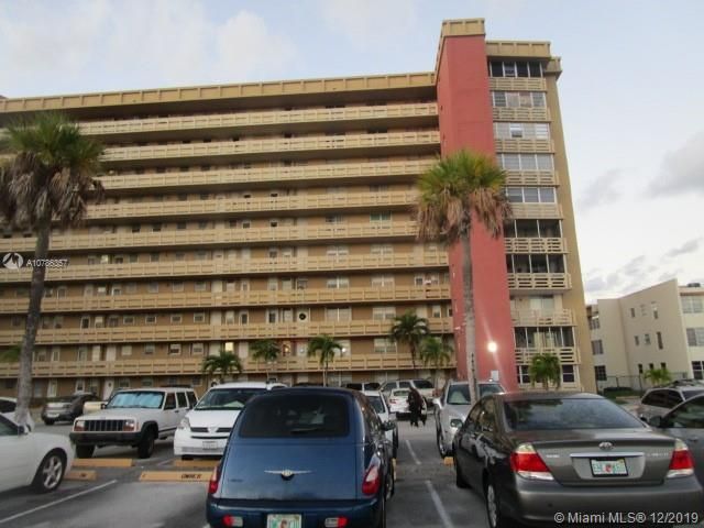 Recently Sold: $77,499 (1 beds, 1 baths, 921 Square Feet)