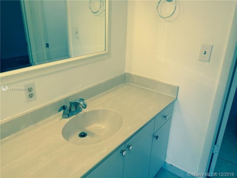 Recently Rented: $950 (1 beds, 1 baths, 680 Square Feet)