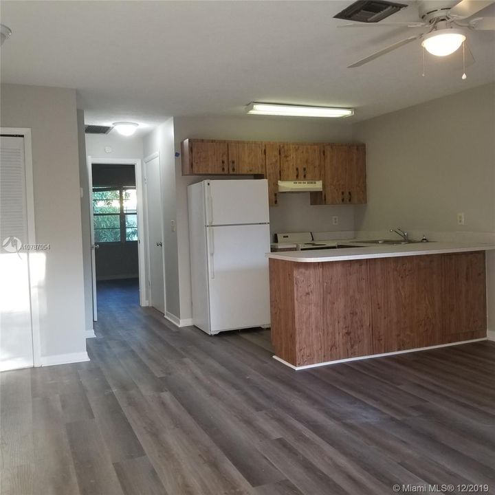 Recently Rented: $899 (1 beds, 1 baths, 600 Square Feet)