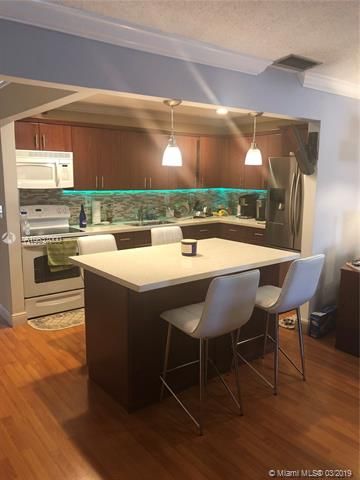 Недавно арендовано: $1,900 (2 спален, 2 ванн, 1099 Квадратных фут)