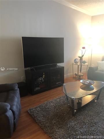 Недавно арендовано: $1,900 (2 спален, 2 ванн, 1099 Квадратных фут)