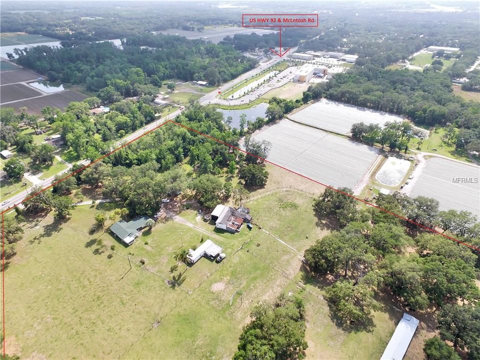 En Venta: $2,198,000 (13.42 acres)