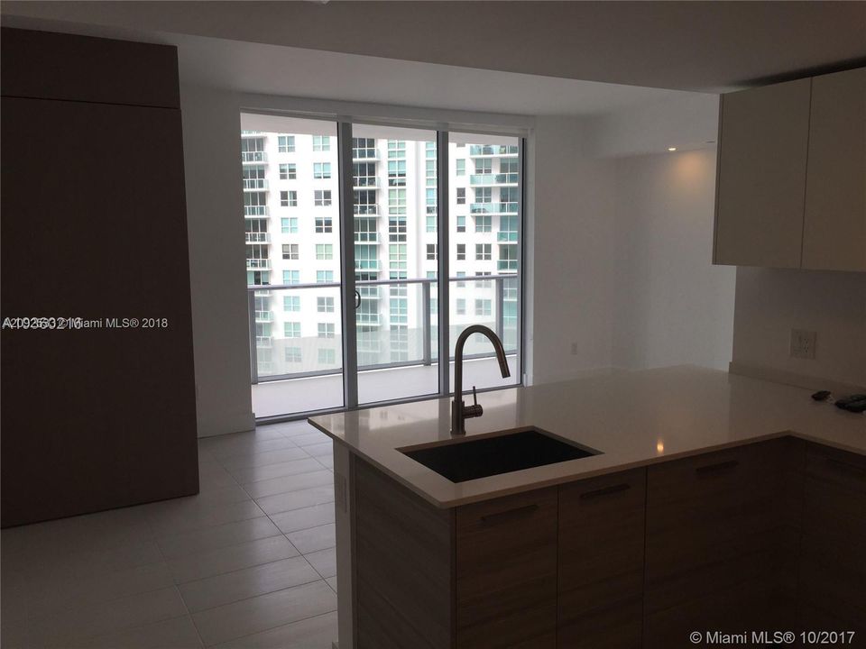 Recently Sold: $490,000 (1 beds, 1 baths, 653 Square Feet)