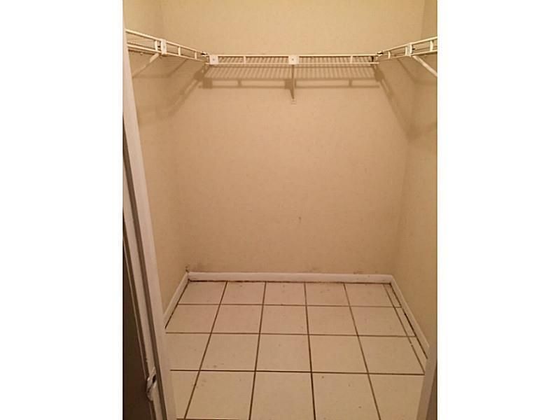 Bedroom. closet