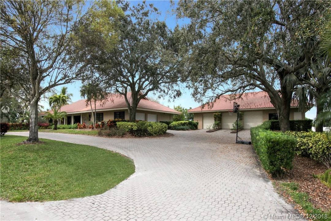 Recently Sold: $14,000,000 (9 beds, 6 baths, 6833 Square Feet)