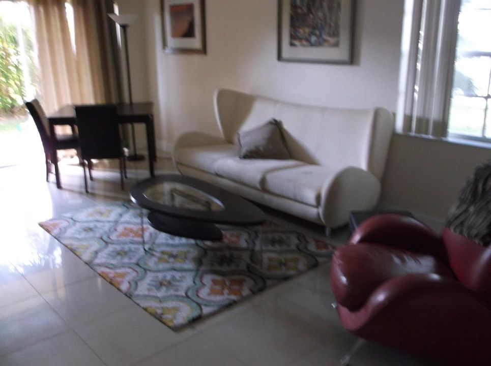 Activo con contrato: $1,400 (2 camas, 2 baños, 920 Pies cuadrados)