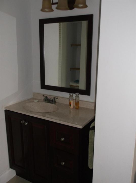 Activo con contrato: $1,400 (2 camas, 2 baños, 920 Pies cuadrados)