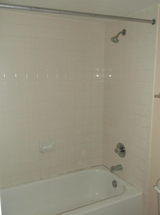 Activo con contrato: $1,400 (2 camas, 2 baños, 920 Pies cuadrados)