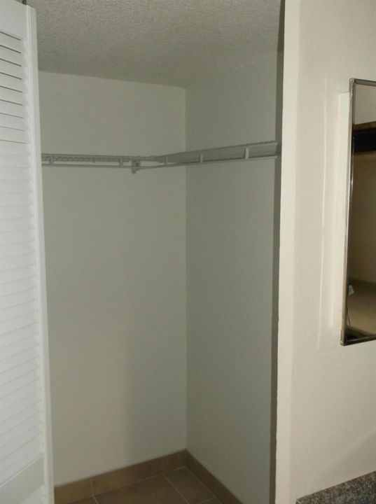 Activo con contrato: $1,400 (2 camas, 2 baños, 920 Pies cuadrados)