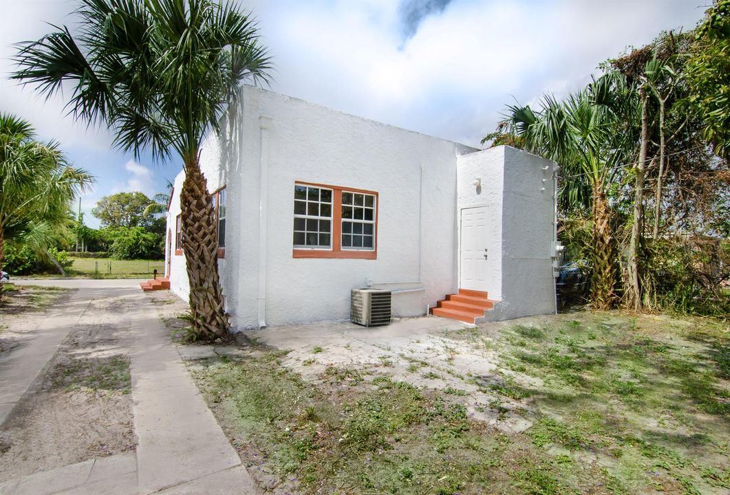 Activo con contrato: $154,999 (2 camas, 1 baños, 918 Pies cuadrados)
