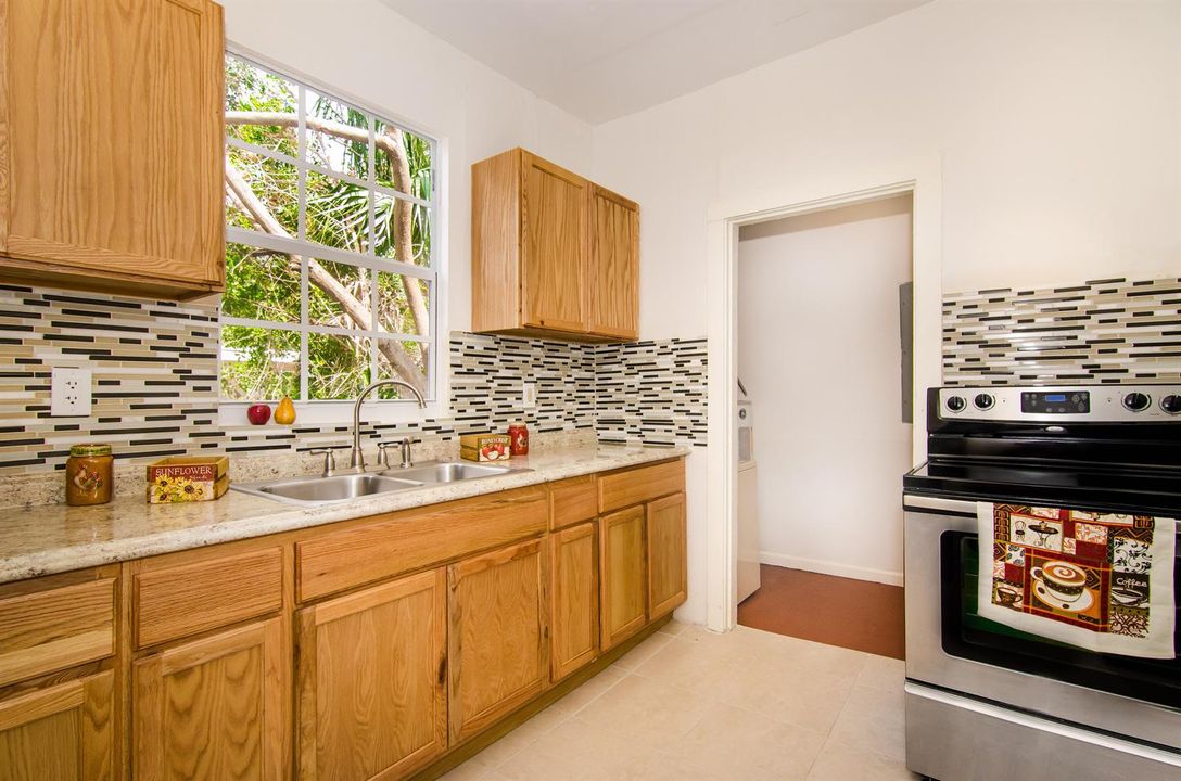 Activo con contrato: $154,999 (2 camas, 1 baños, 918 Pies cuadrados)