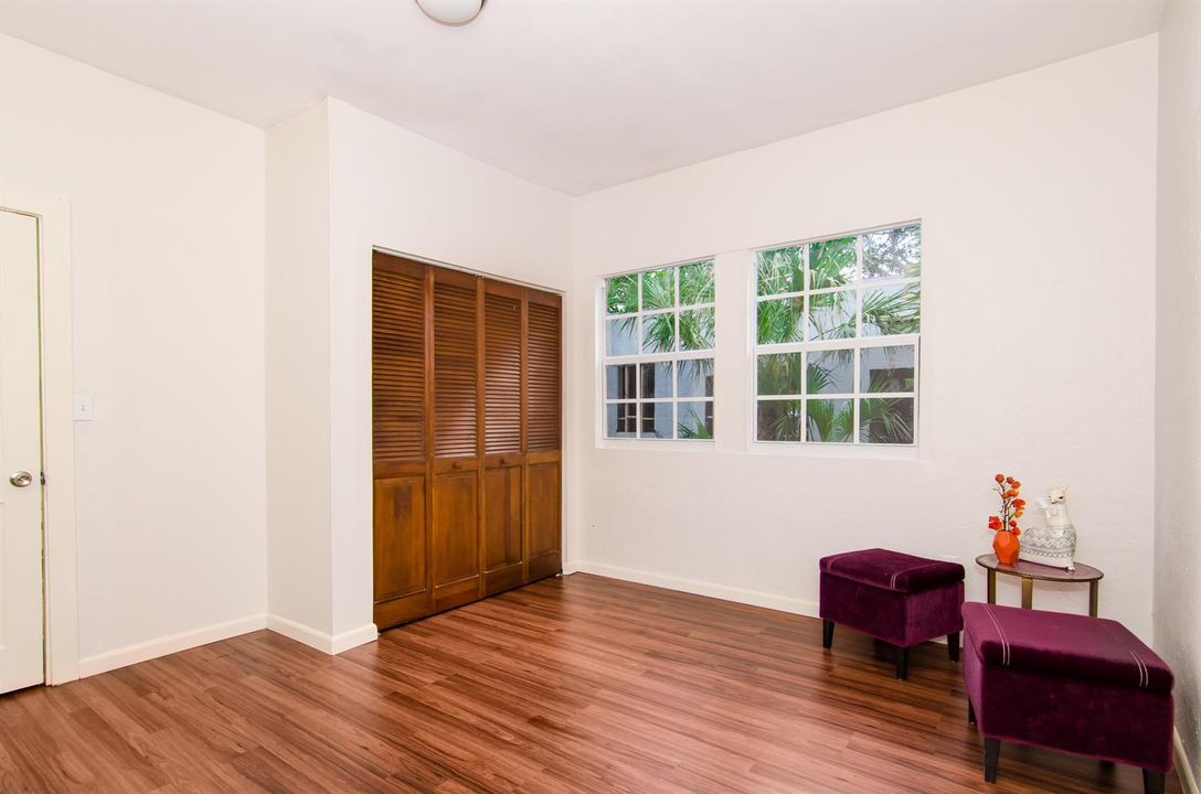 Activo con contrato: $154,999 (2 camas, 1 baños, 918 Pies cuadrados)