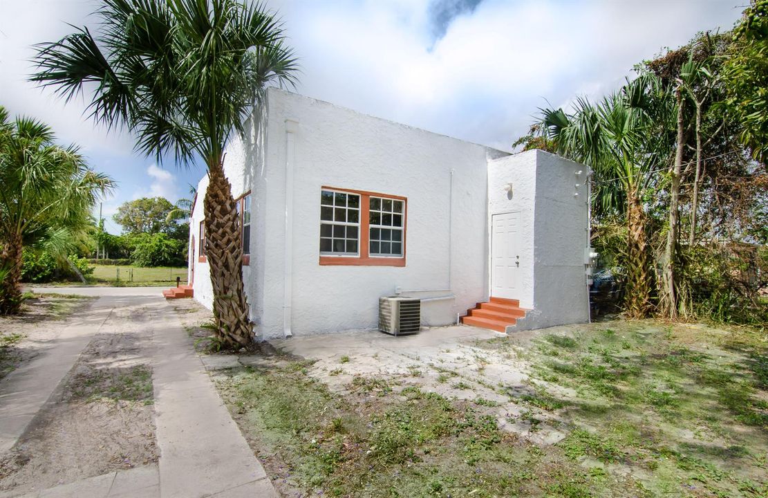 Activo con contrato: $154,999 (2 camas, 1 baños, 918 Pies cuadrados)