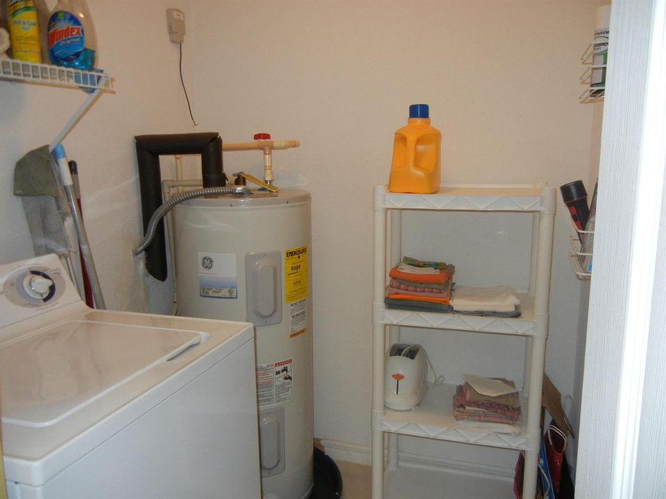 Active With Contract: $198,000 (2 beds, 2 baths, 1149 Square Feet)