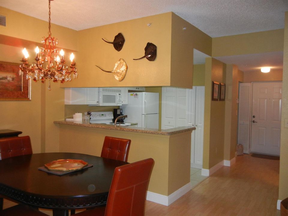 Active With Contract: $198,000 (2 beds, 2 baths, 1149 Square Feet)