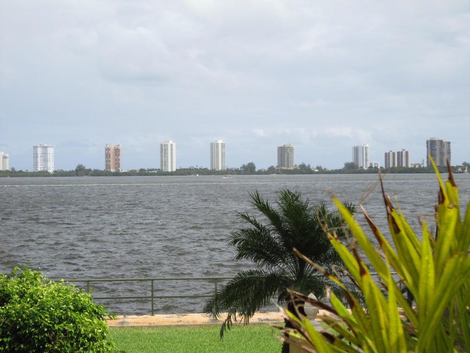 Active With Contract: $158,900 (1 beds, 1 baths, 760 Square Feet)