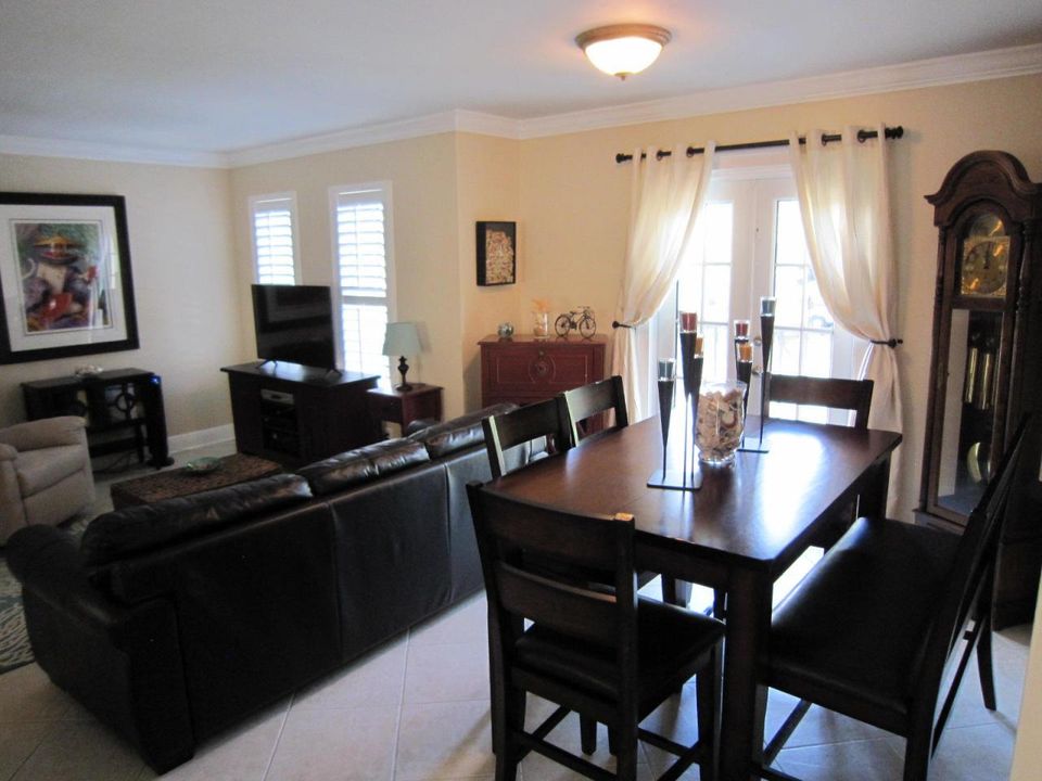 Active With Contract: $158,900 (1 beds, 1 baths, 760 Square Feet)