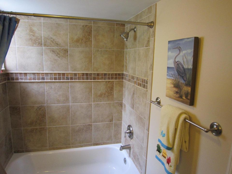 Active With Contract: $158,900 (1 beds, 1 baths, 760 Square Feet)