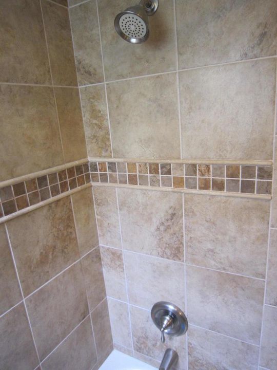 Active With Contract: $158,900 (1 beds, 1 baths, 760 Square Feet)