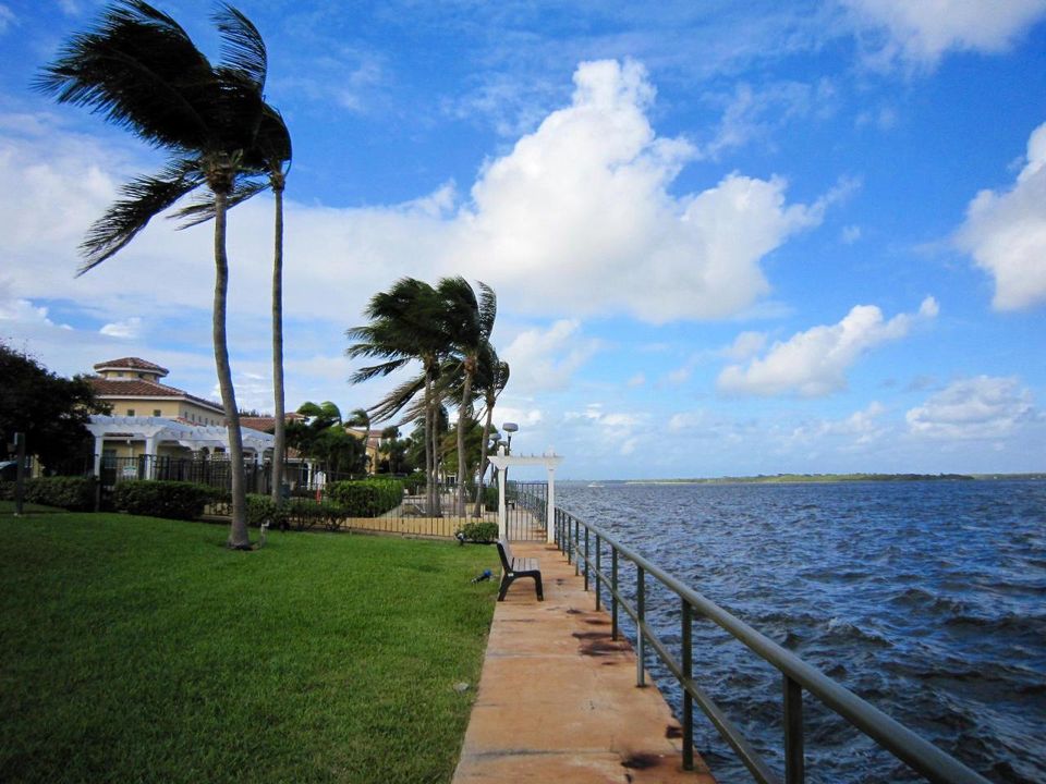 Active With Contract: $158,900 (1 beds, 1 baths, 760 Square Feet)
