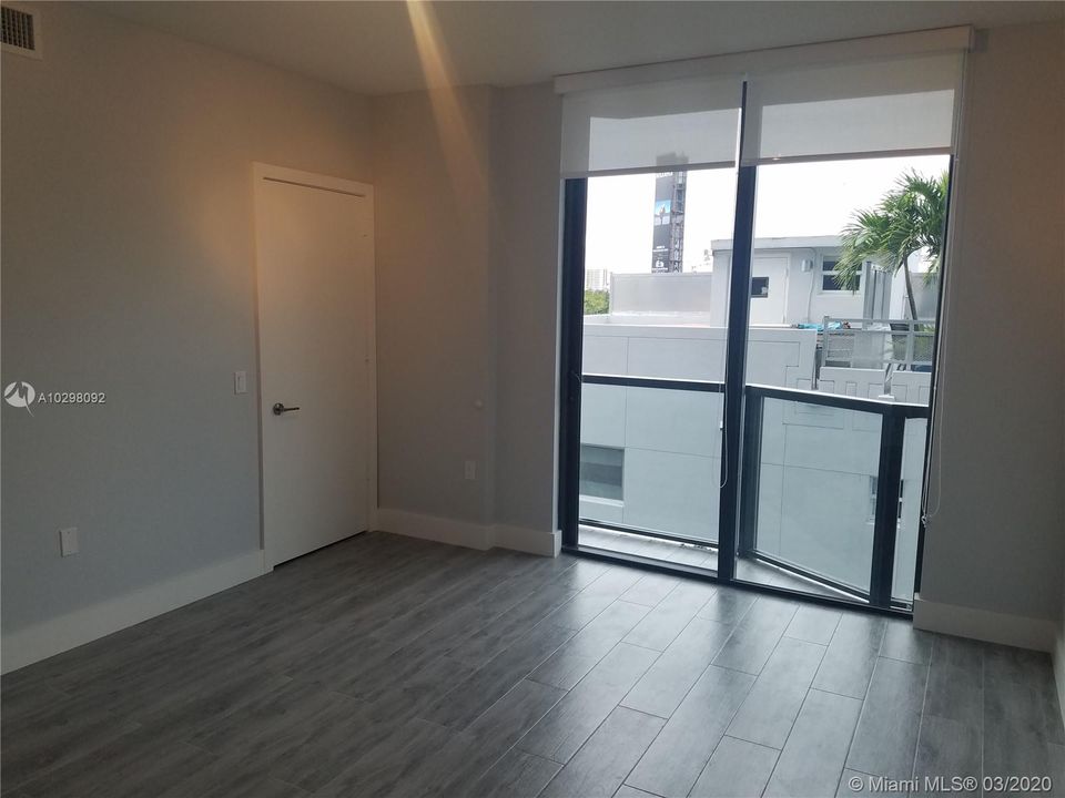 Recently Sold: $589,000 (2 beds, 2 baths, 1038 Square Feet)