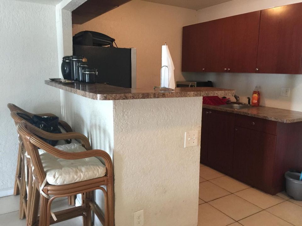 Activo con contrato: $70,000 (2 camas, 2 baños, 1000 Pies cuadrados)