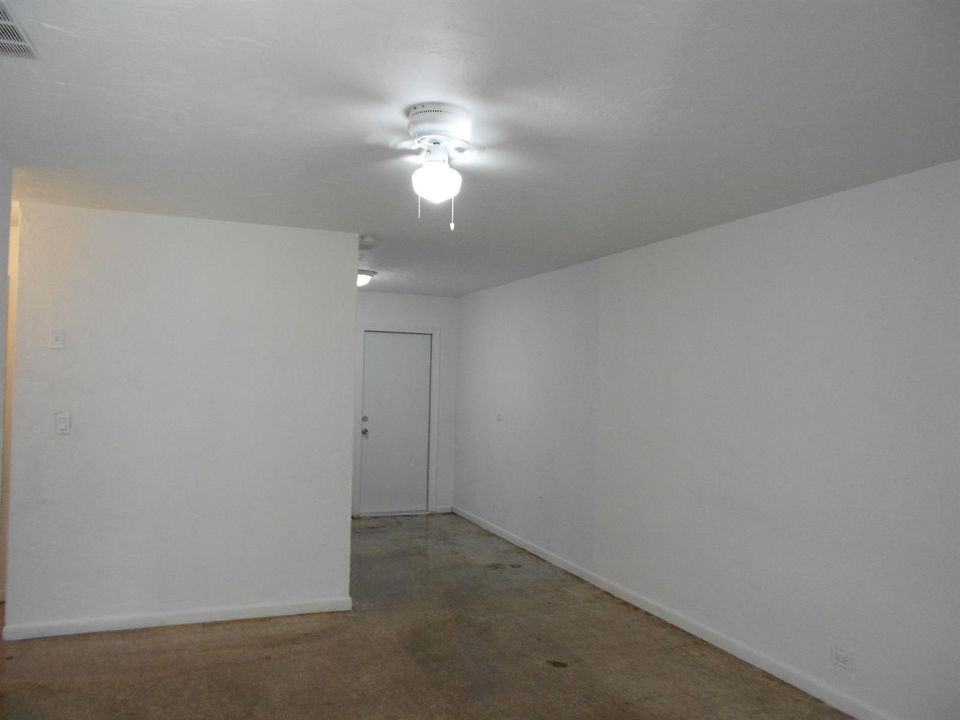 Active With Contract: $133,900 (0 beds, 0 baths, 1404 Square Feet)