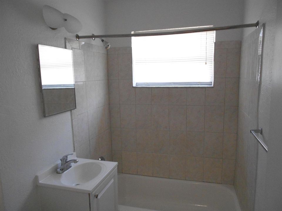 Active With Contract: $133,900 (0 beds, 0 baths, 1404 Square Feet)