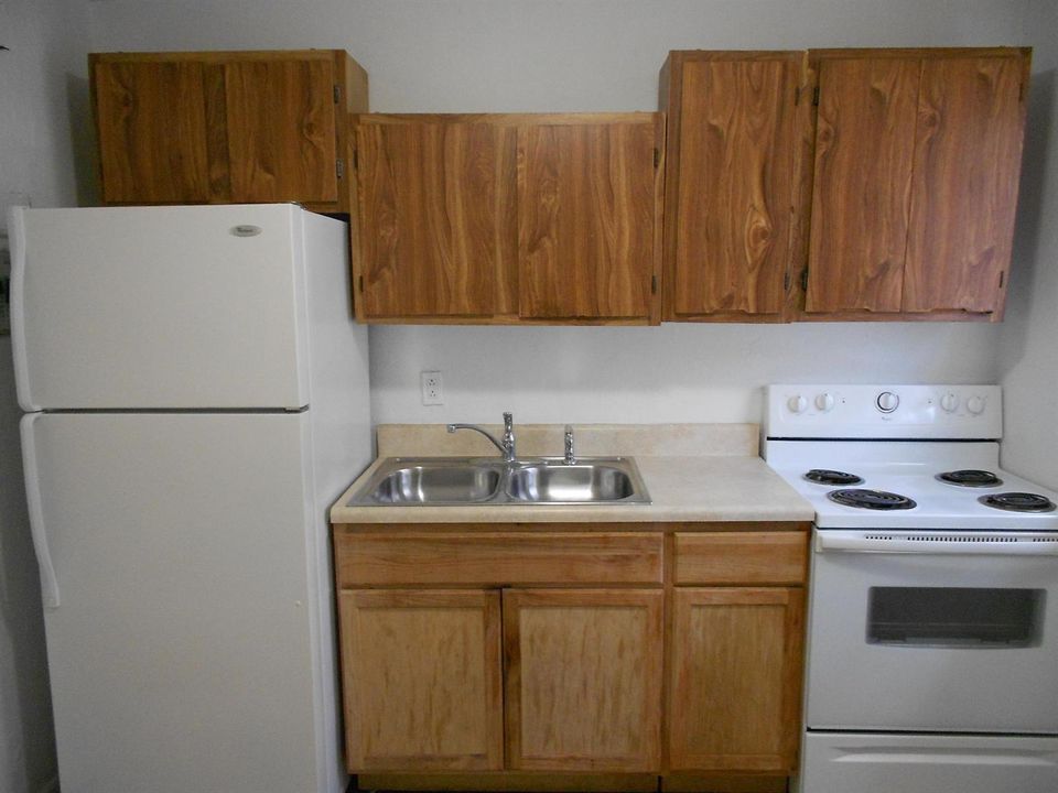 Active With Contract: $133,900 (0 beds, 0 baths, 1404 Square Feet)