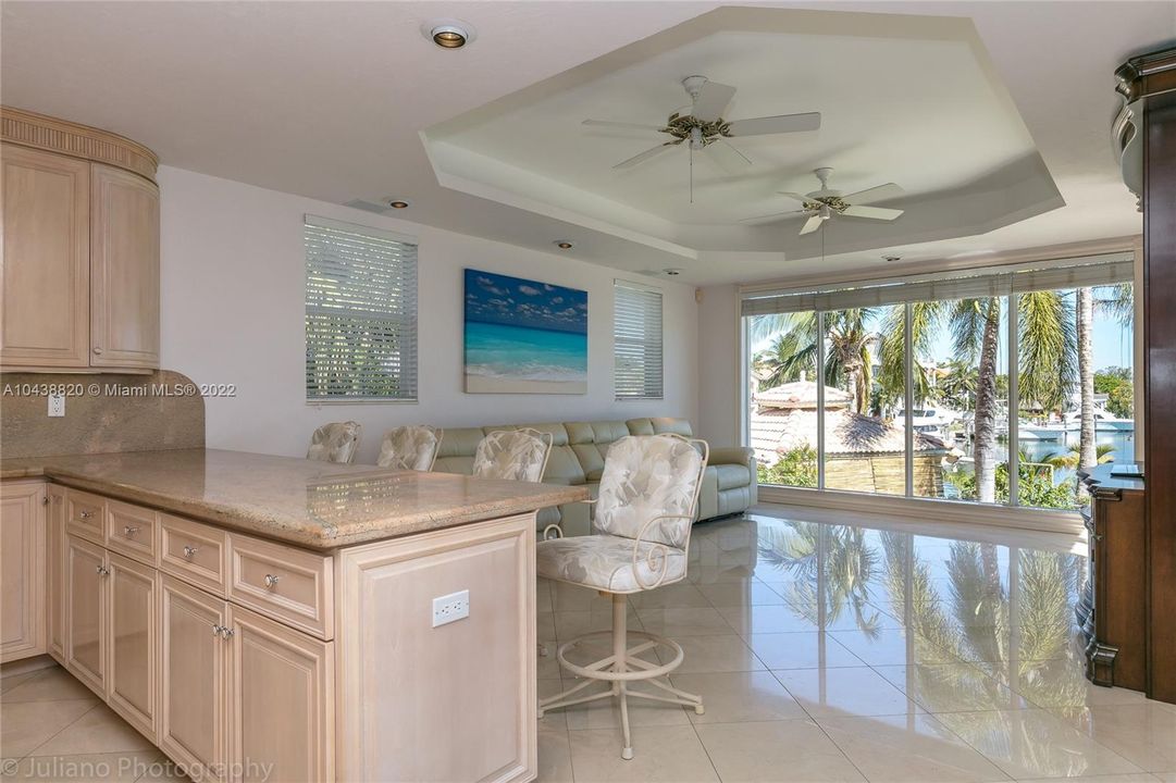 Active With Contract: $6,900,000 (5 beds, 3 baths, 4700 Square Feet)