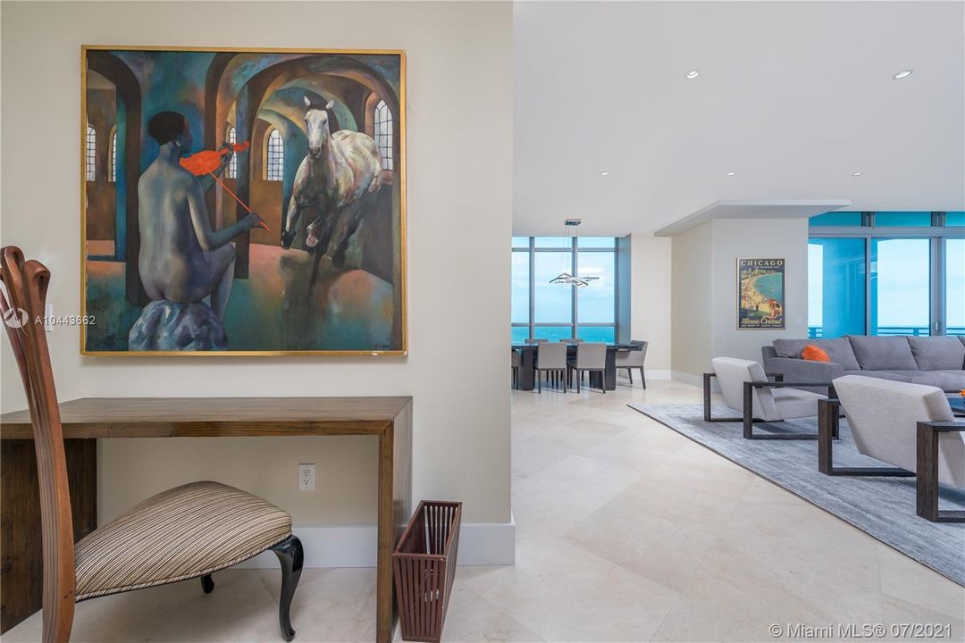 Recently Sold: $2,495,000 (3 beds, 3 baths, 2777 Square Feet)