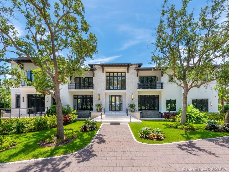 Recently Sold: $27,900,000 (9 beds, 9 baths, 11609 Square Feet)