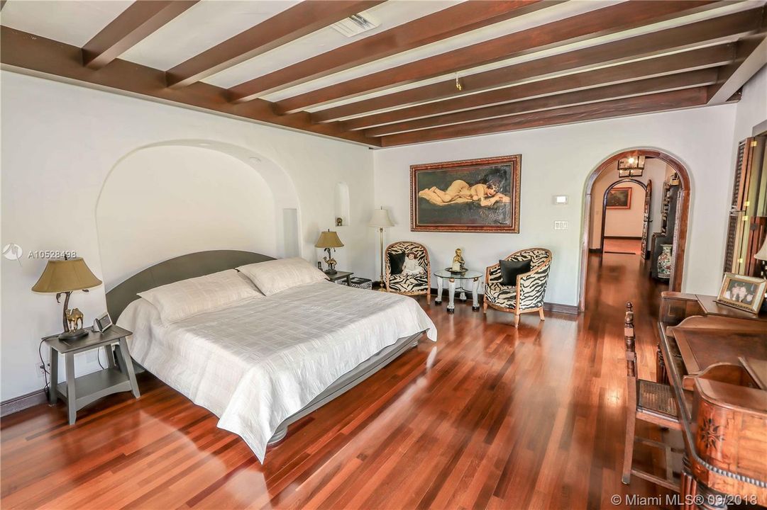 Vendido Recientemente: $1,340,000 (7 camas, 7 baños, 7744 Pies cuadrados)