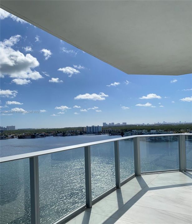 Recently Sold: $1,950,000 (3 beds, 3 baths, 2599 Square Feet)