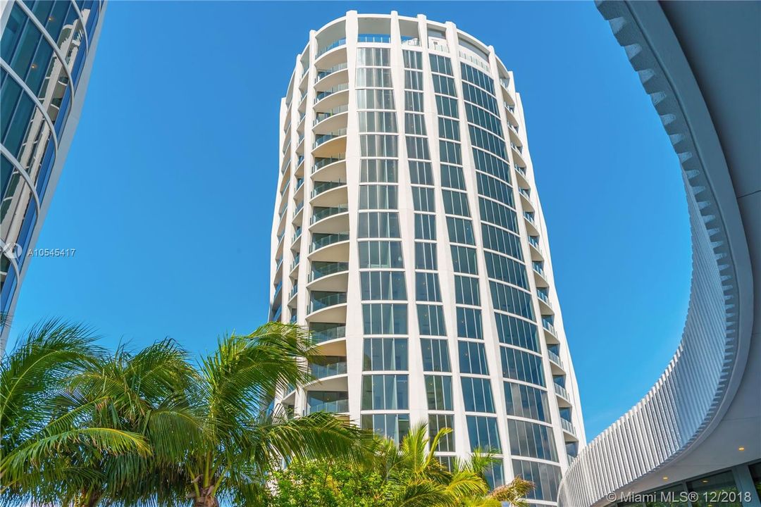 Recently Sold: $1,060,400 (2 beds, 2 baths, 1205 Square Feet)