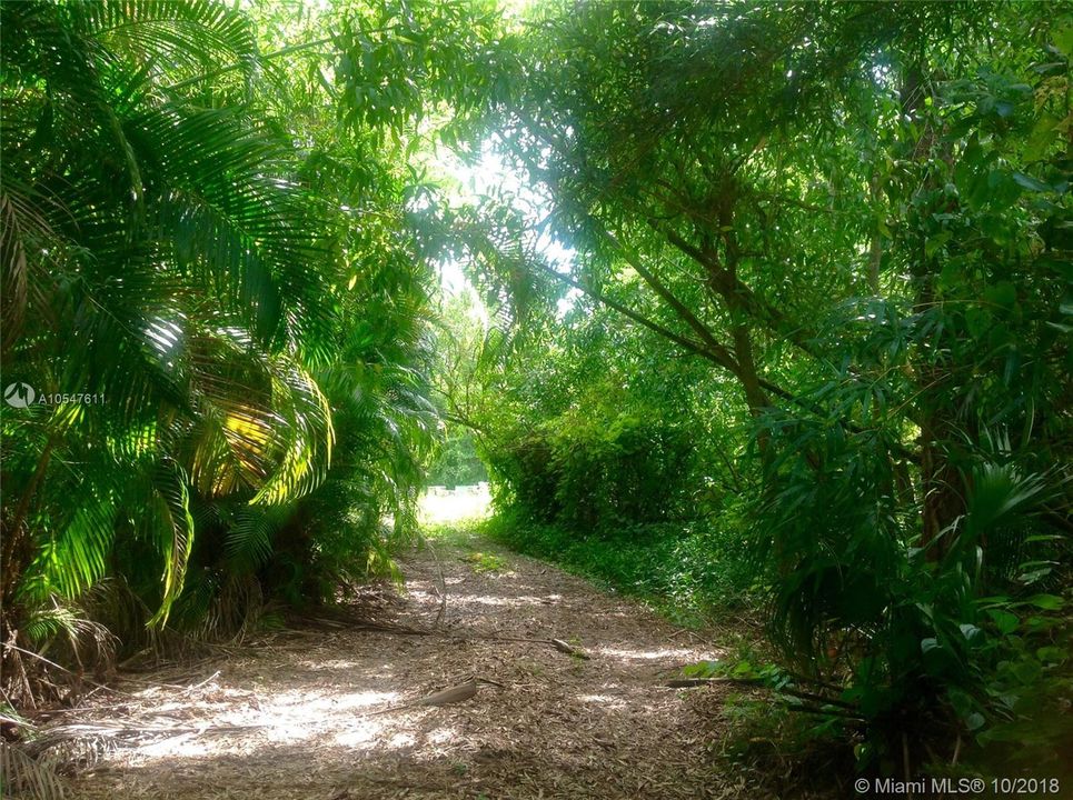 最近售出: $159,900 (1.15 acres)