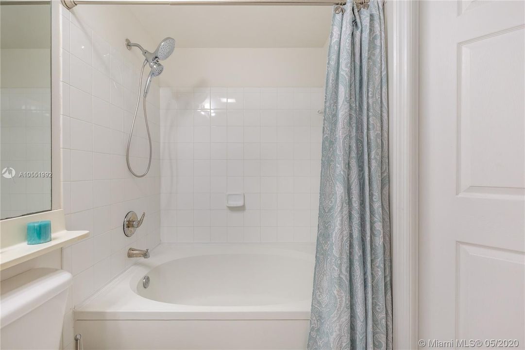 Недавно арендовано: $2,150 (2 спален, 2 ванн, 1024 Квадратных фут)