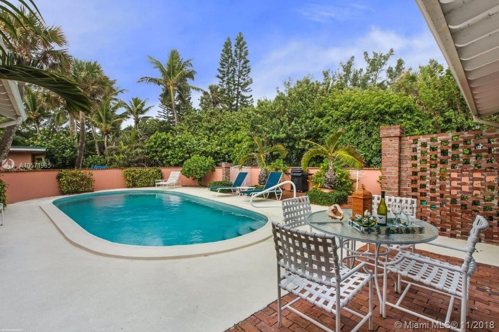 Recently Sold: $3,495,000 (7 beds, 5 baths, 3110 Square Feet)