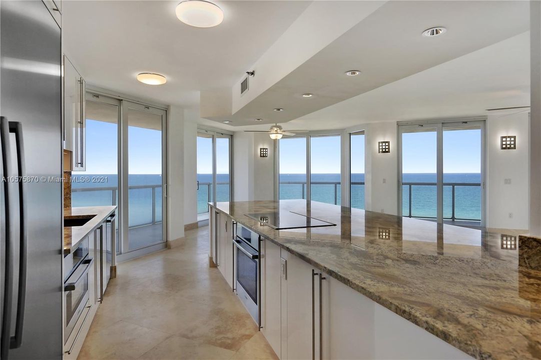 Recently Sold: $1,750,000 (2 beds, 2 baths, 1690 Square Feet)